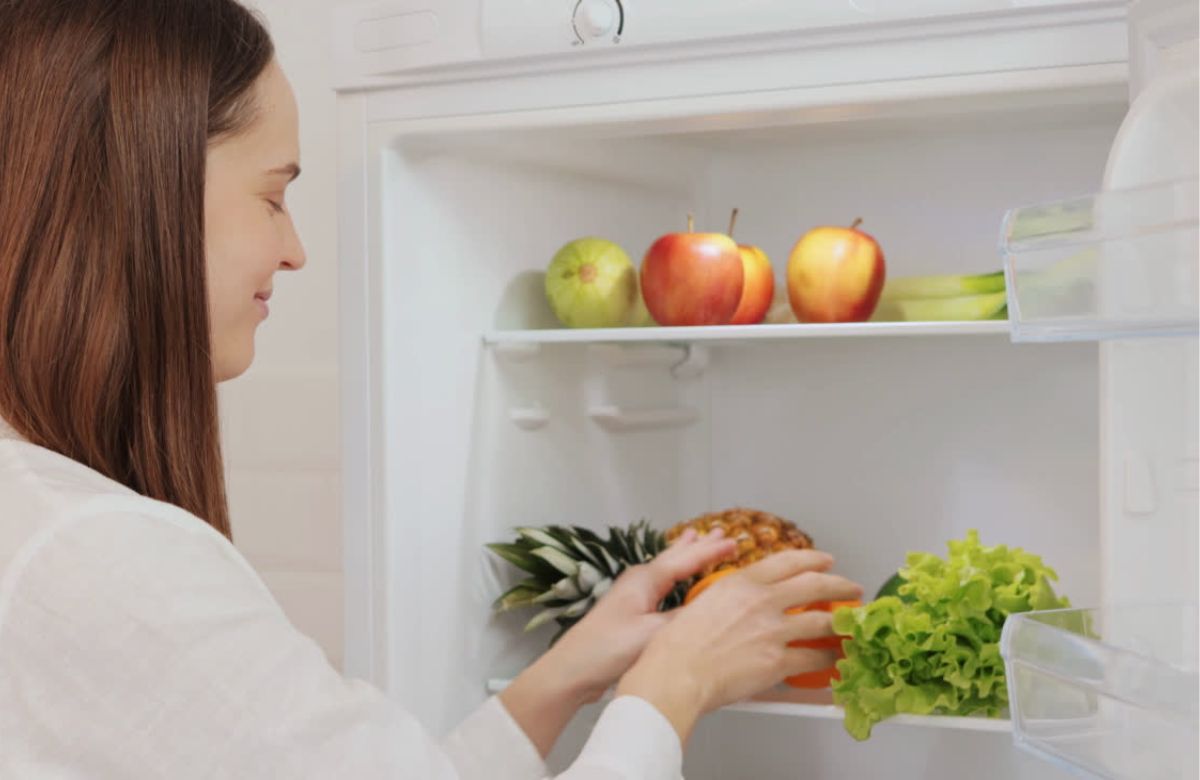 Otvaranje frižidera dugo povećava potrošnju struje i skuplja račun mesečno značajno.