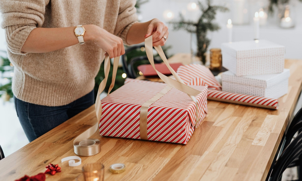 Pokloni su način da pokažemo emociju i povezanost sa drugima