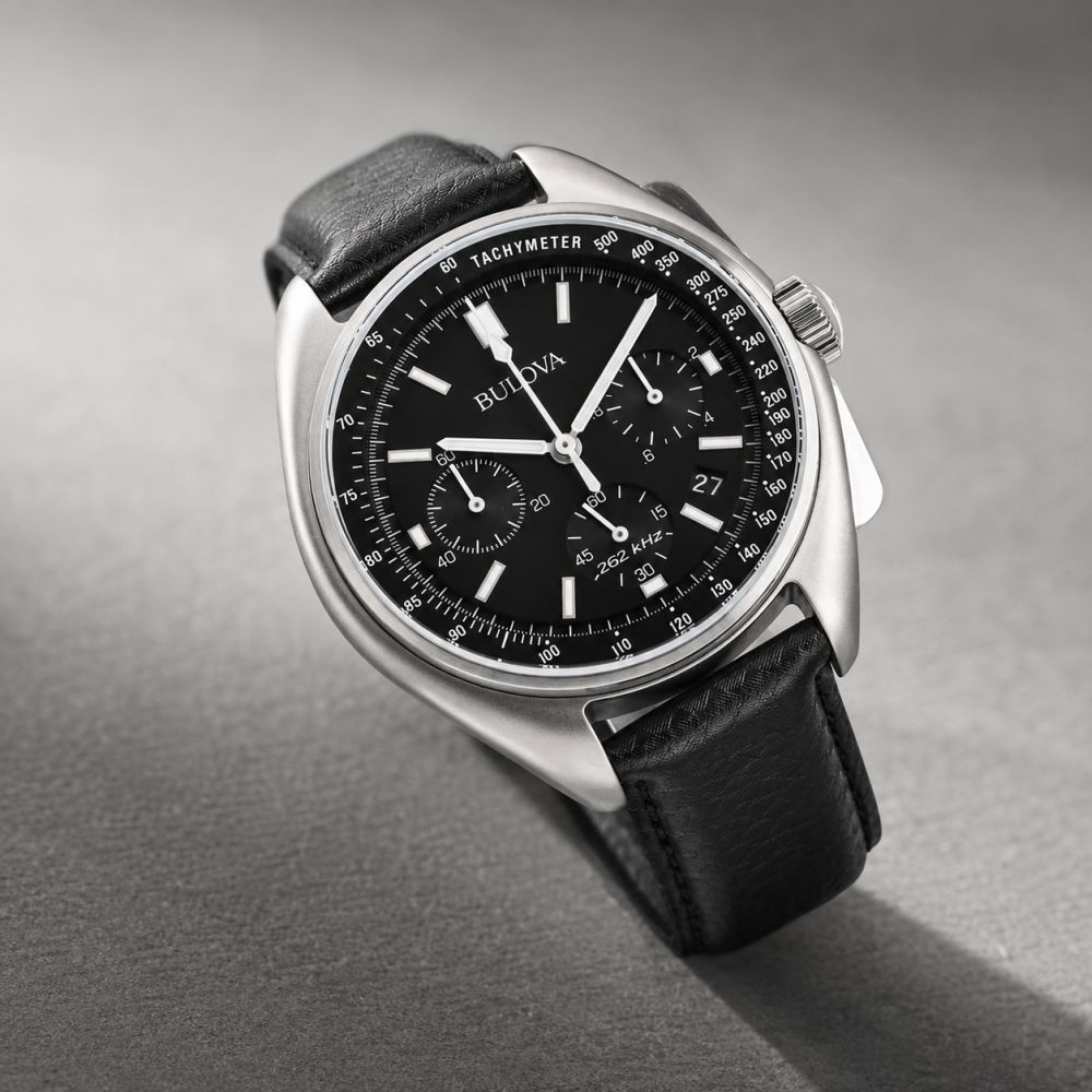 Bulova Lunar Pilot ručni sat sa crnim brojčanikom, tri podbrojčanika i crnim kožnim kaišem